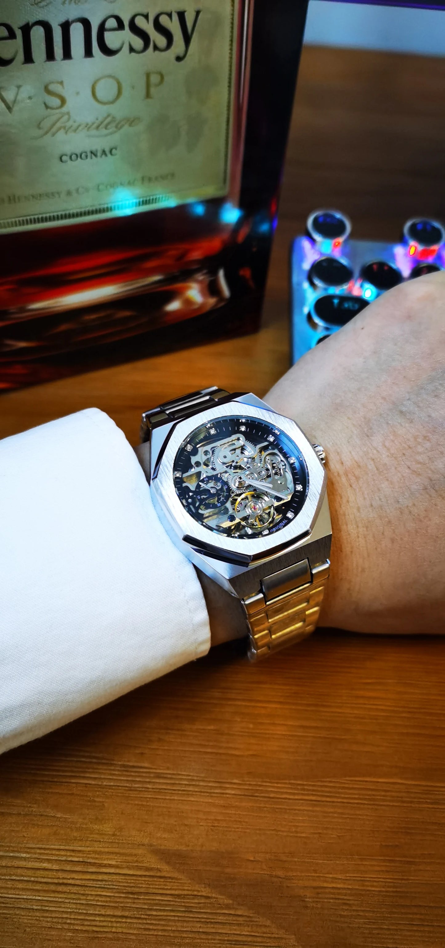 Forsining Lässige automatische mechanische Uhr für Herren, leuchtende Zeiger, Edelstahlarmband, modische Luxus-Skelett-Herrenuhren
