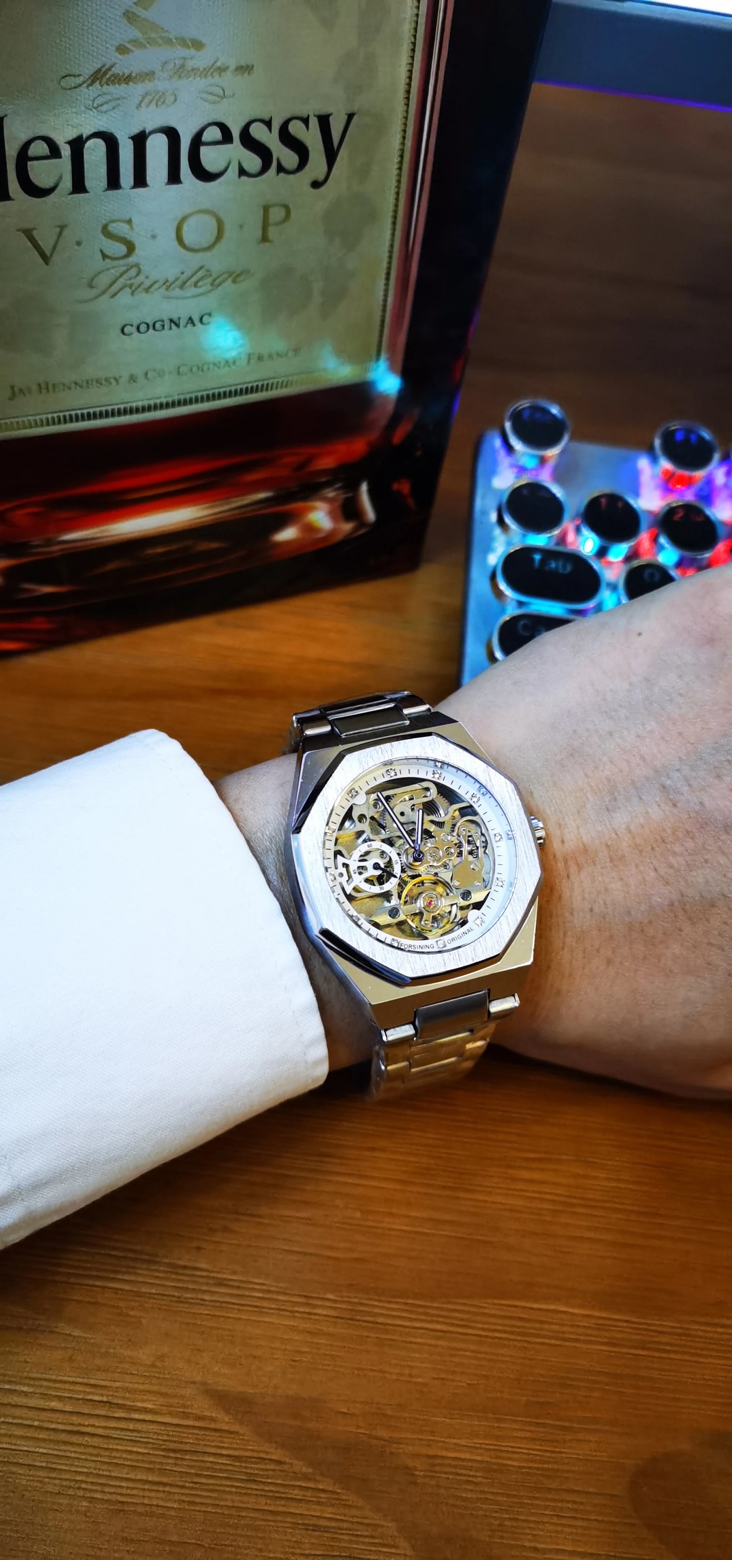 Forsining Lässige automatische mechanische Uhr für Herren, leuchtende Zeiger, Edelstahlarmband, modische Luxus-Skelett-Herrenuhren